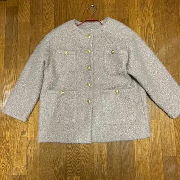 새상품 coca 푸들 골드 버튼 노카라 코트 M 사이즈