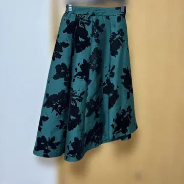 머큐리 듀오 비대칭 스커트