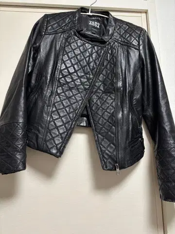 VERO MODA 블랙 가죽 자켓