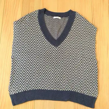 GLOBAL WORK 지그재그 니트 베스트