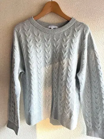 UNTITLED 케이블 니트 스웨터 사이즈 2 그레이