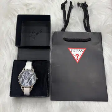 [ 미사용 새상품 ] GUESS 손목시계 상자 쇼핑백 포함