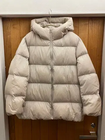 UNIQLO 울트라 라이트 다운 후데트 볼륨 자켓 베이지 XL