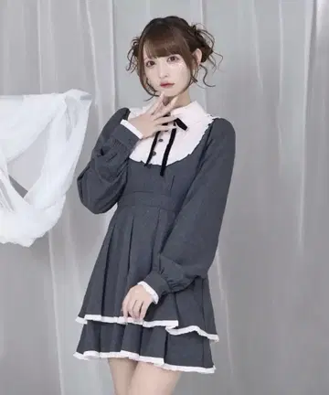 Honey Cinnamon 벨로아 리본 배색 요크 원피스 블랙