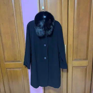 블랙 퍼 카라 부착 오버 사이즈 코트