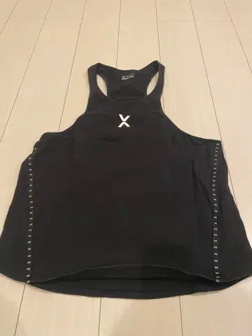 VEATM 블랙 탱크탑 X 마크