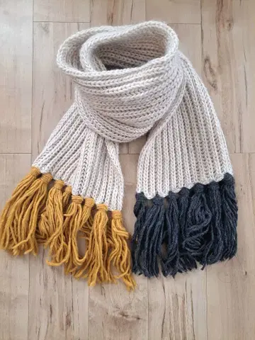 Fil D'araignee 프린지 니트 머플러