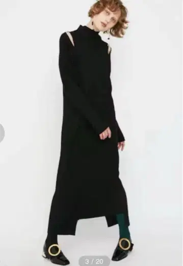 UN3D. 숄더 오픈 니트 원피스