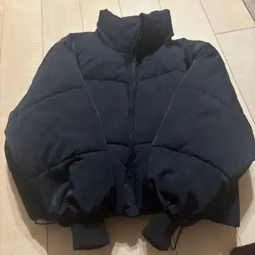 블랙 다운 자켓 하이넥