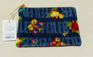 꽃무늬와 나비 자수 파우치