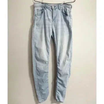 새상품급 워시드 라이트 블루 스키니 데님 스트레치 레이어드 스타일