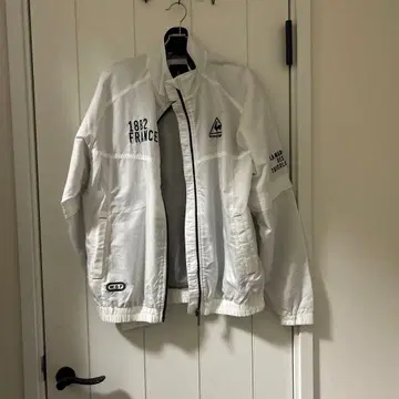 1882 FRANCE WSF 화이트 자켓