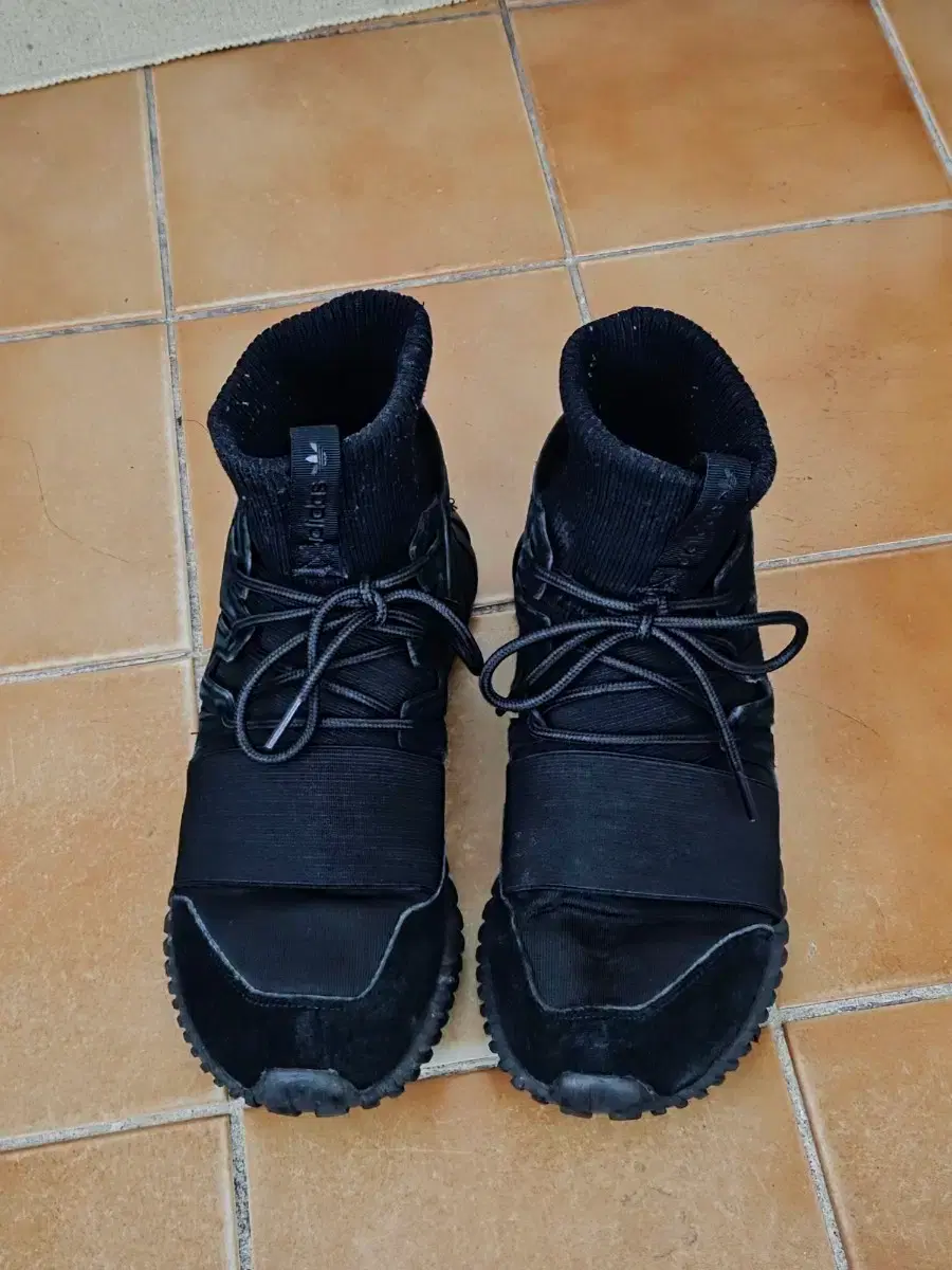 Adidas Tubular Doom Primeknit Triple Black Sneakers