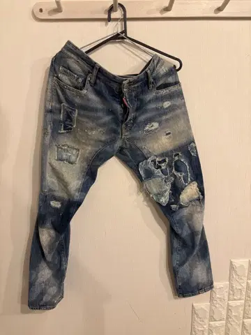 D SQUARED2 데미지 진