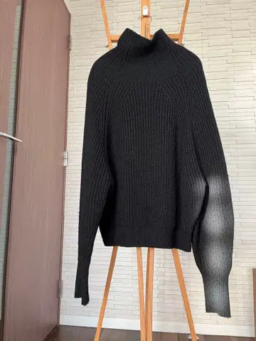 IENA 리브 터틀넥 스웨터 블랙
