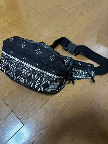 KUSTOMSTYLE 반다나 자수 웨이스트 백