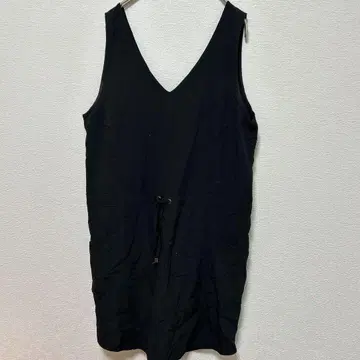 한 점뿐인 블랙 V넥 드레스 블랙