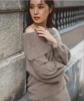 [ NOBLE x L'AUBE BLANC ] 폭스/캐시미어 오프숄더 니트