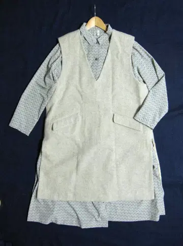 [ 새상품급 ] MidiUm 울 소재의 슬리브리스 원피스 오버롤 스커트