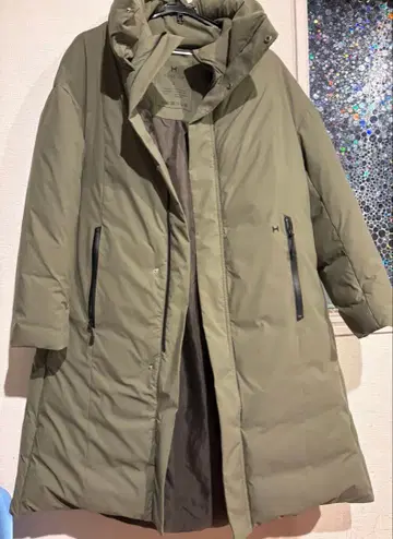 HEREIAM 올리브 그린 다운 자켓