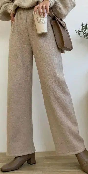 새상품 BLATE 따뜻한 속기모 리브 믹스 뉘앙스 와이드 팬츠 베이지