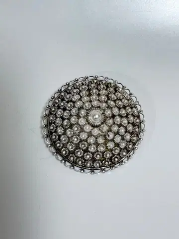 실버 클래식 꽃 무늬 브로치