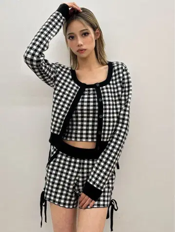 GYDA 사이드 레이스업 앙상블 니트