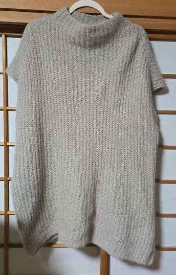 [가격 협상 가능]evameva 베이지 알파카 울 니트 베스트