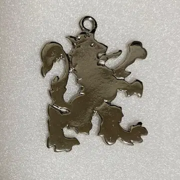 펜던트 탑 사자