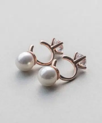 [ 한번 착용만 ] ete 리버서블 귀찌 펄&비쥬