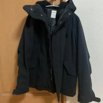 라이트온 후드 부착 점퍼 M 블랙