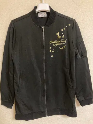 카라쿠리타마시 자수 디자인 블랙 집업 후드티 M 사이즈