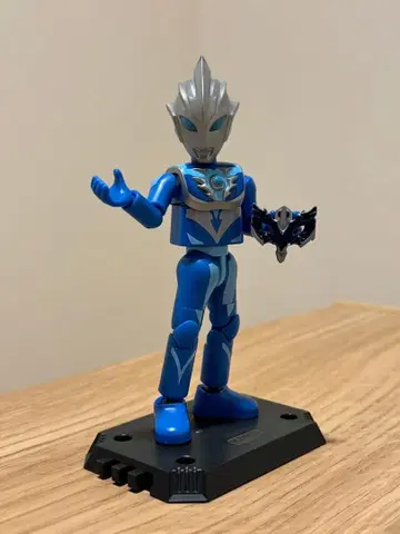 브루카 BLOKEES 울트라맨 트레기어 얼리 스타일