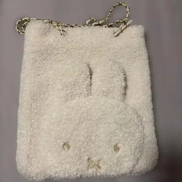 미피 오파크 클립 백 보아 화이트