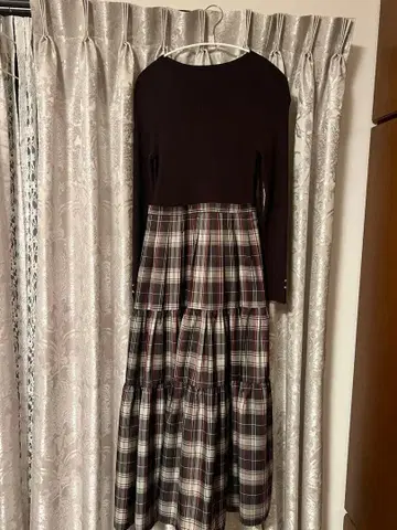 브라운 체크 무늬 롱 원피스