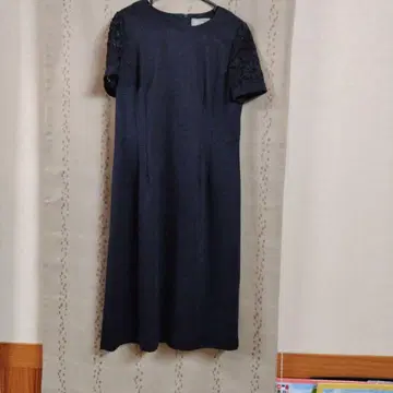 avail 다크 블루 레이스 소매 원피스