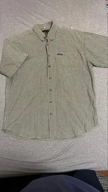 반팔 셔츠 그린 계열 체크 무늬