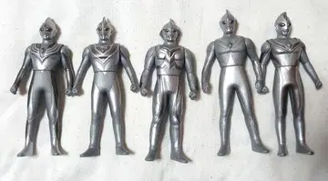 울트라맨 50주년 기념 소프트 비닐 십용사 세트 1