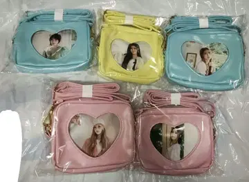 ILLIT 플래티넘 잡화 숄더 파우치 5종 컴플리트