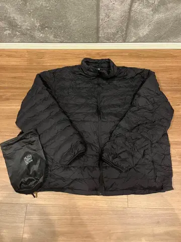 유니클로 울트라 라이트 다운 자켓 4XL black