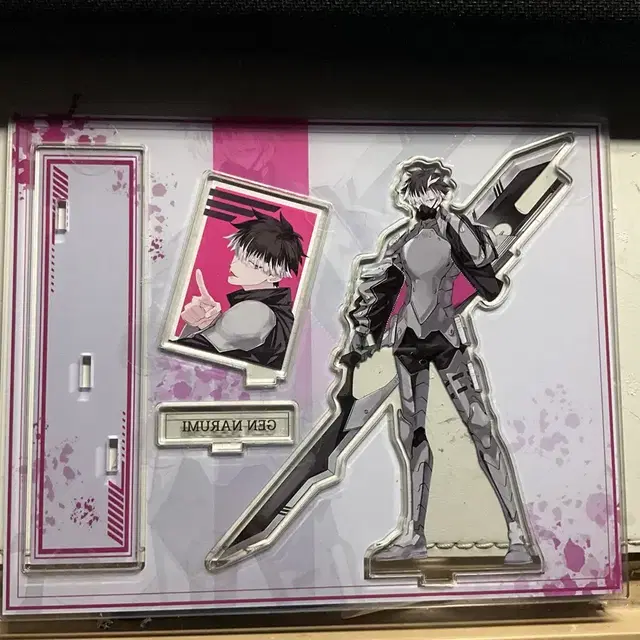 괴수8호 나루미 겐 아로님 비공굿 아크릴스탠드 양도