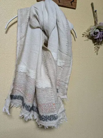 아즈노우아즈 ASZakka 아이보리 숄 울 50% 비즈 자수 미사용품