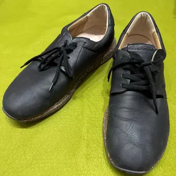 BIRKENSTOCK 블랙 가죽 신발
