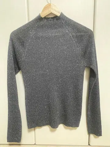 NATURAL BEAUTY BASIC 그레이 하이넥 긴팔