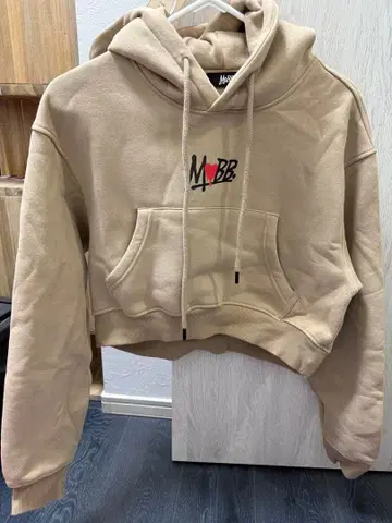 MOBB 베이지 크롭 후드티 컨디션 최상