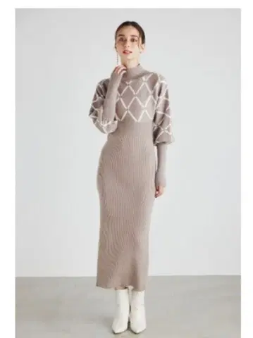 rienda 다이아 자카드 타이트 니트 원피스 M 사이즈