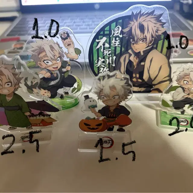 귀멸의 칼날 시나즈가와 사네미 아크릴 스탠드