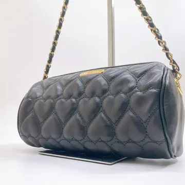 컨디션 최상 모스키노 체인 숄더백 하트 퀼팅 통형 로고