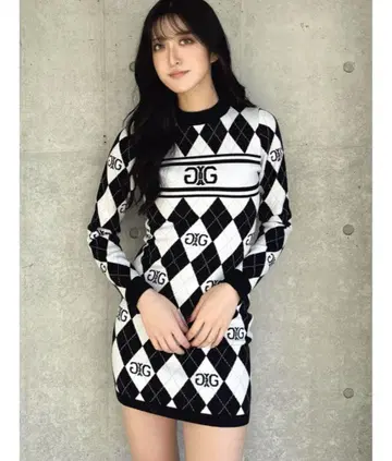 아가일 Symmetry GYDA 타이트 니트 원피스