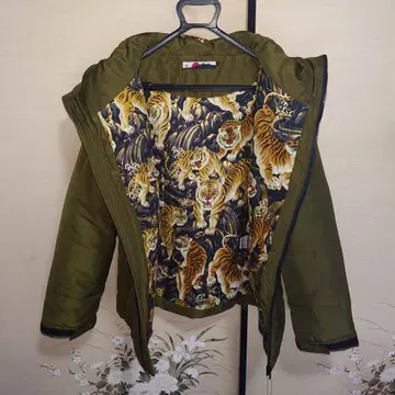 미사용품 도둑 일기 일본풍 패턴 마운틴 후드티 올리브 카키 호랑이 무늬